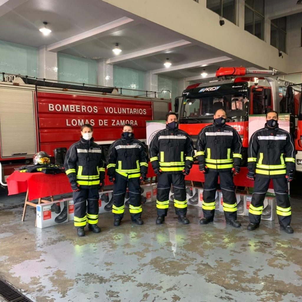 Gracias a la gestión de metalúrgica ARD S.A., representantes de Rosenbauer en Argentina y al Intendente Municipal y Bombero Honorario de nuestra institución el Sr. Martin Insaurralde